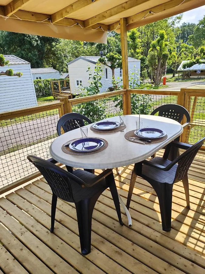 Campsite Camping Beaussement Liberty Climatise Chauzon