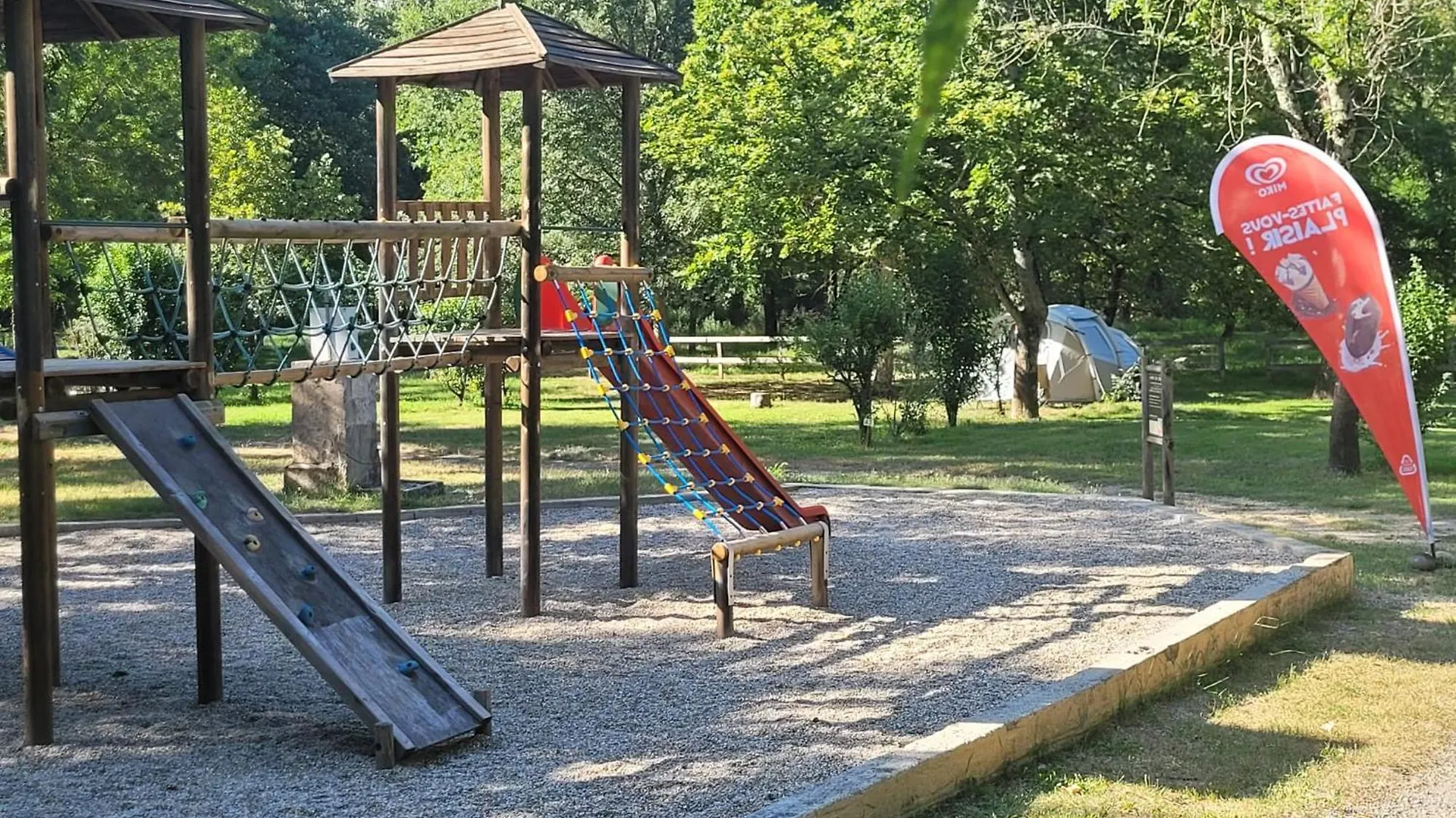 Campsite Camping Beaussement Liberty Climatise Chauzon